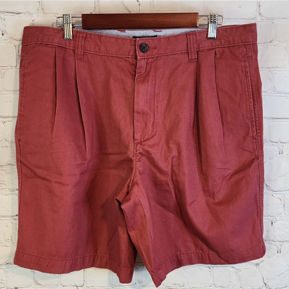 Men's Club Room flat front shorts, size 34